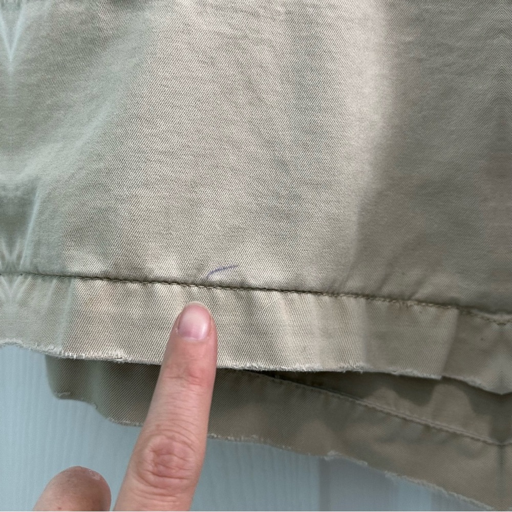 Old Navy Women's Size 10 Chino Khaki Flat Front Shorts - Picture 3 of 14